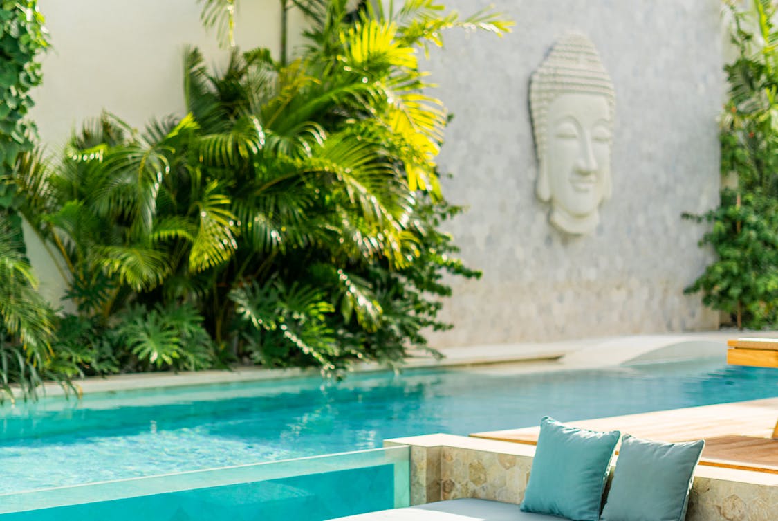 outdoor pool with lounge - How to Plan the Perfect Swimming Pool for Small Backyards