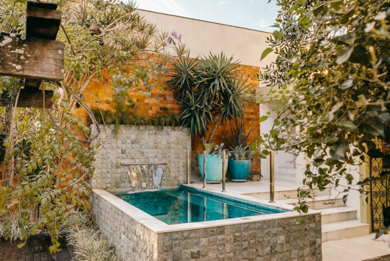 small backyard pool 800x535 - How to Plan the Perfect Swimming Pool for Small Backyards